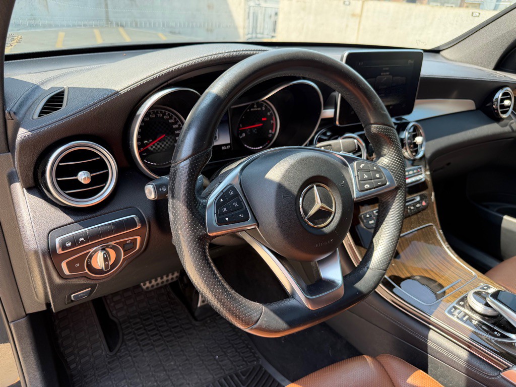 2018 Mercedes-Benz GLC-Class Image 12