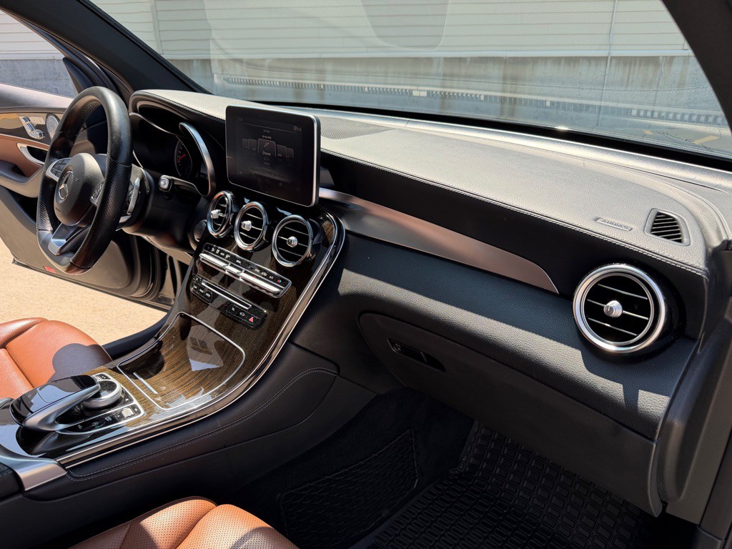 2018 Mercedes-Benz GLC-Class Image 22