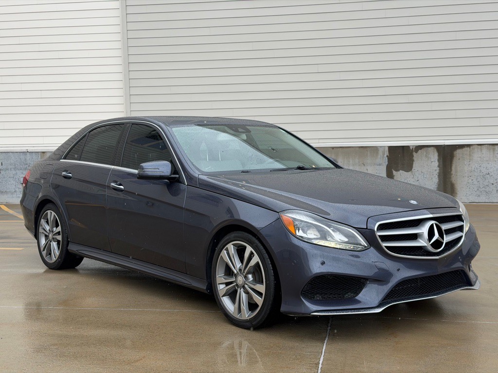 2016 Mercedes-Benz E-Class Image 1