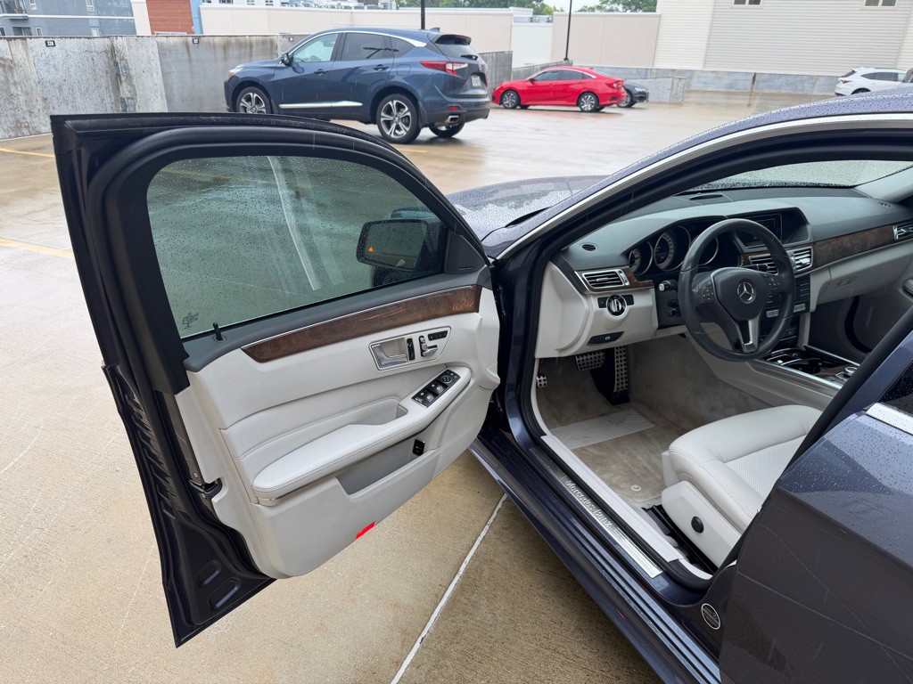 2016 Mercedes-Benz E-Class Image 8