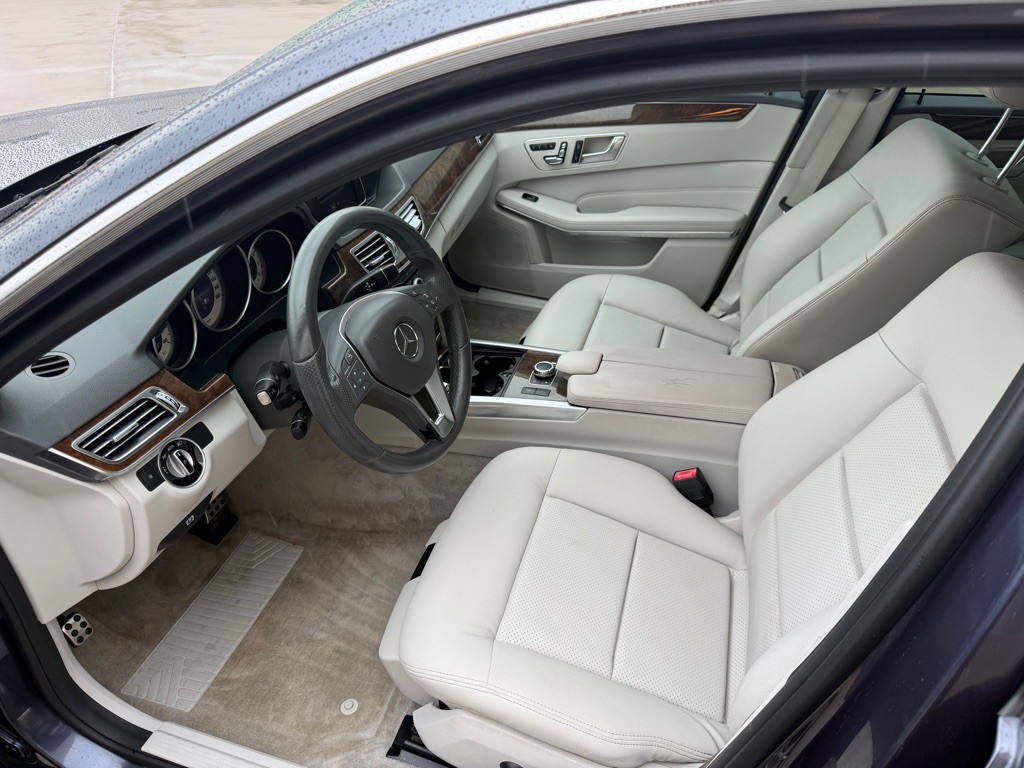 2016 Mercedes-Benz E-Class Image 9