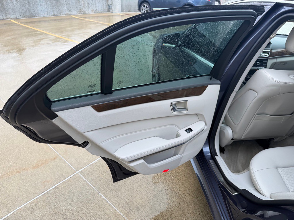 2016 Mercedes-Benz E-Class Image 13