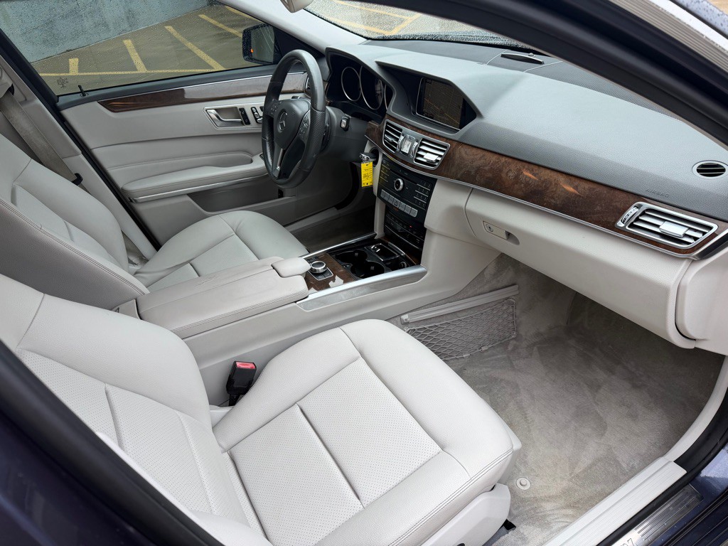 2016 Mercedes-Benz E-Class Image 19