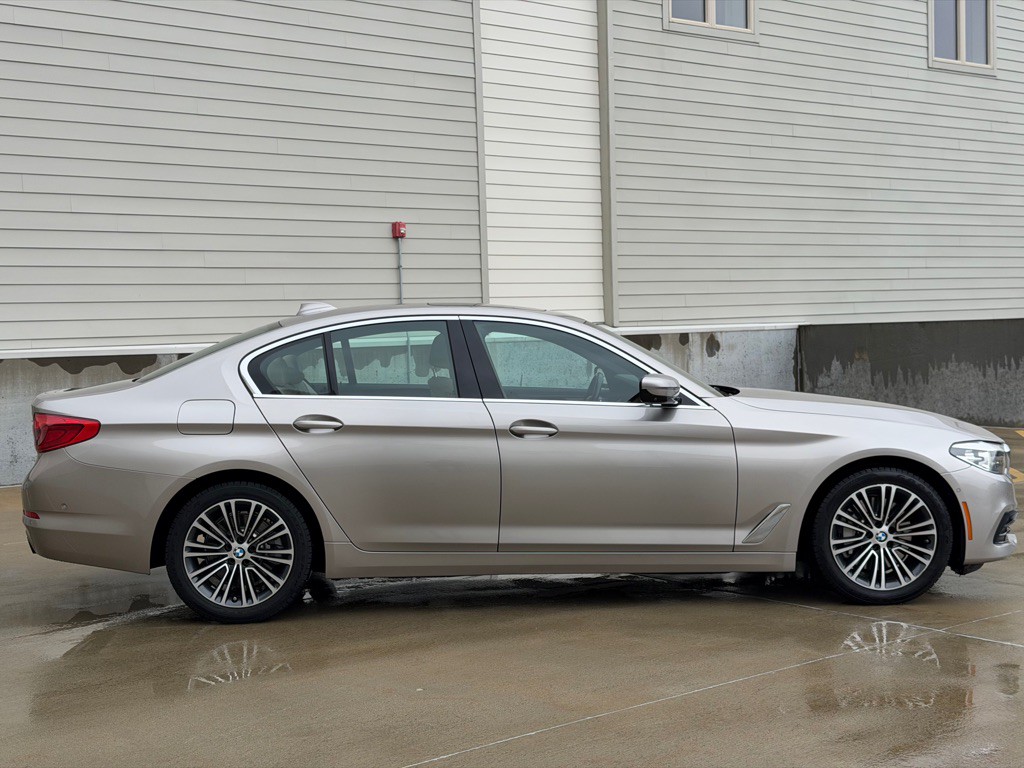 2019 BMW 5 Series Image 2