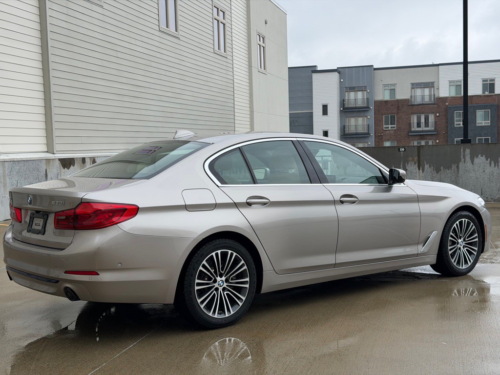 2019 BMW 5 Series Image 3