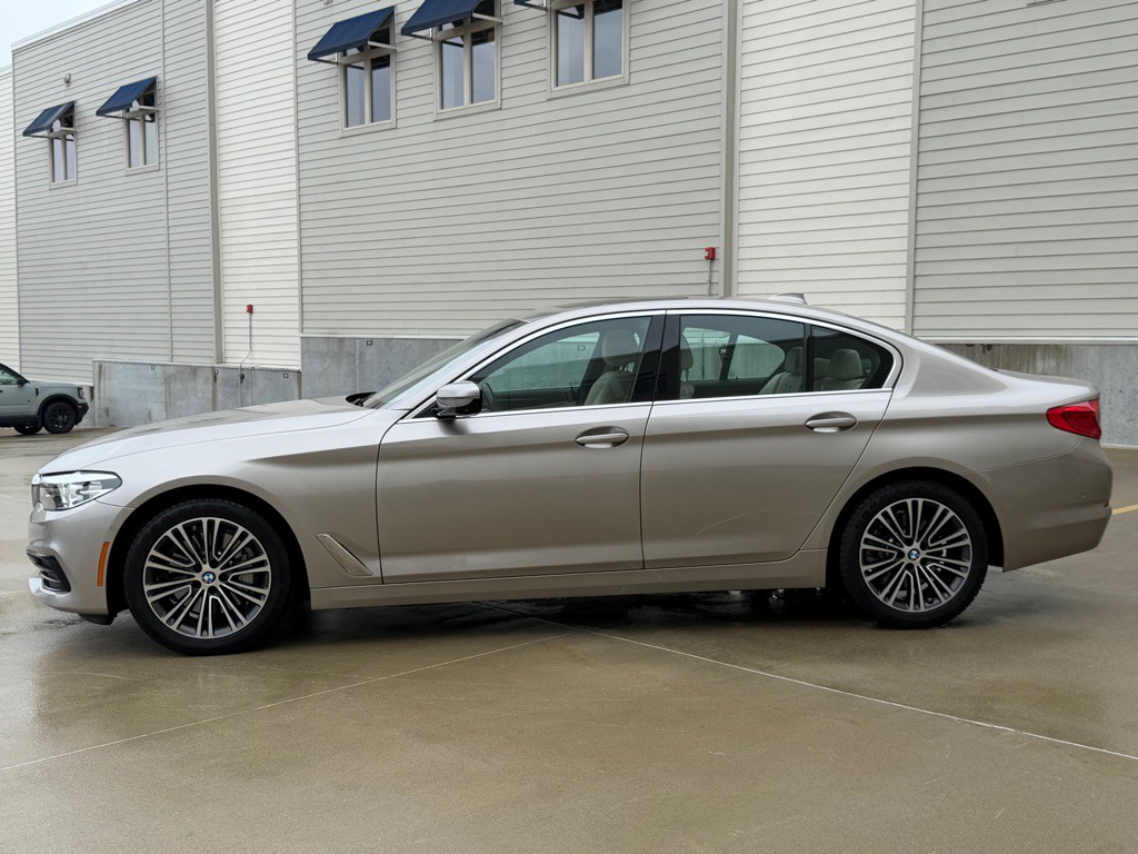 2019 BMW 5 Series Image 6