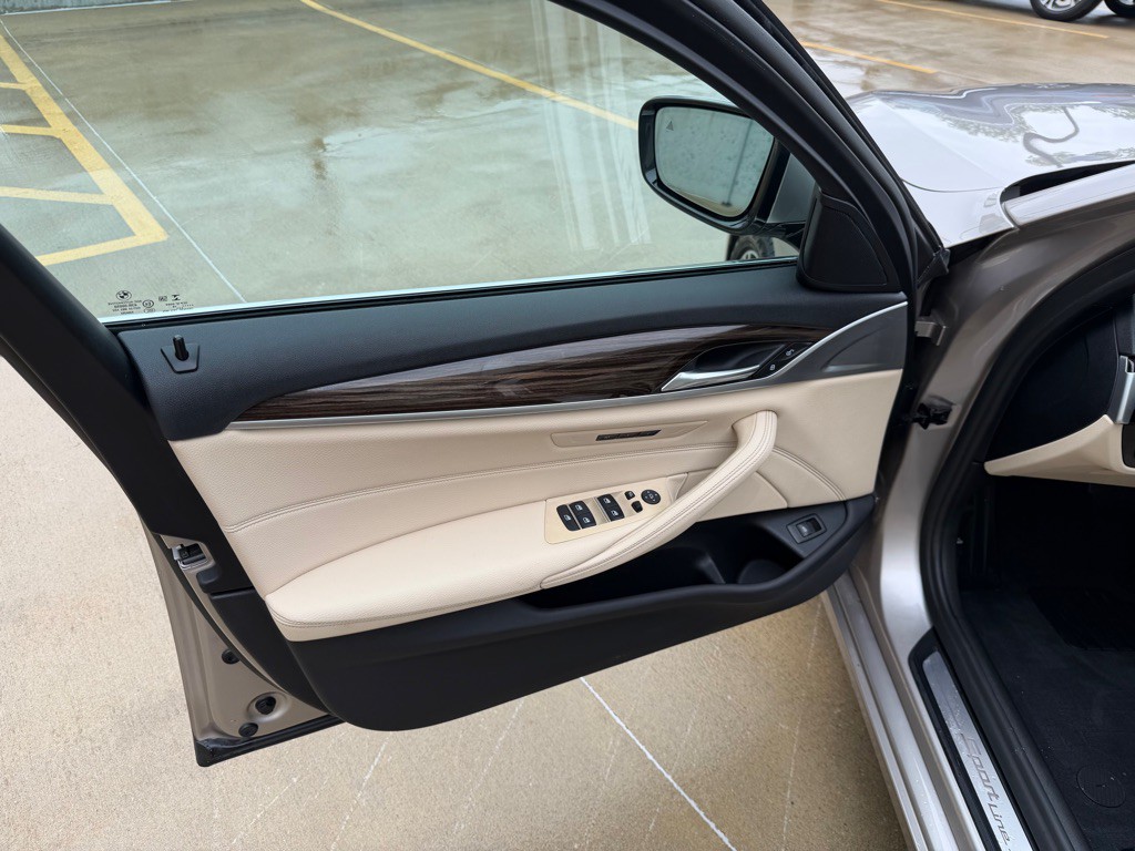 2019 BMW 5 Series Image 8