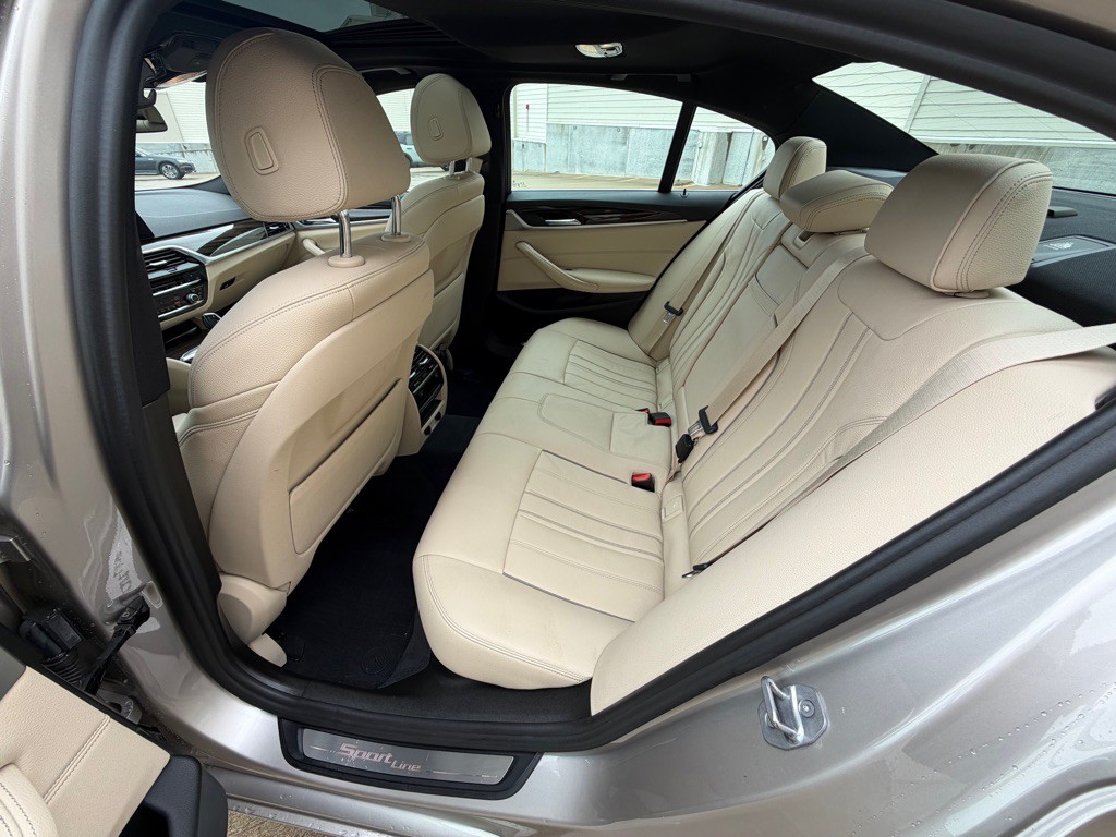 2019 BMW 5 Series Image 14