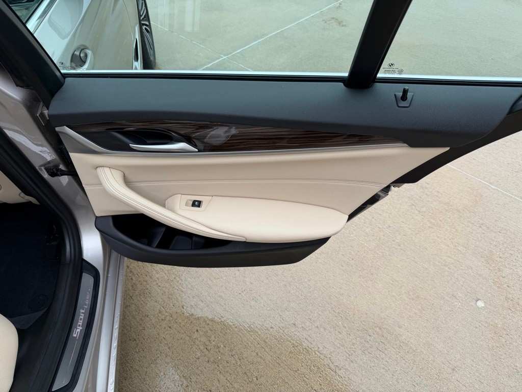 2019 BMW 5 Series Image 16