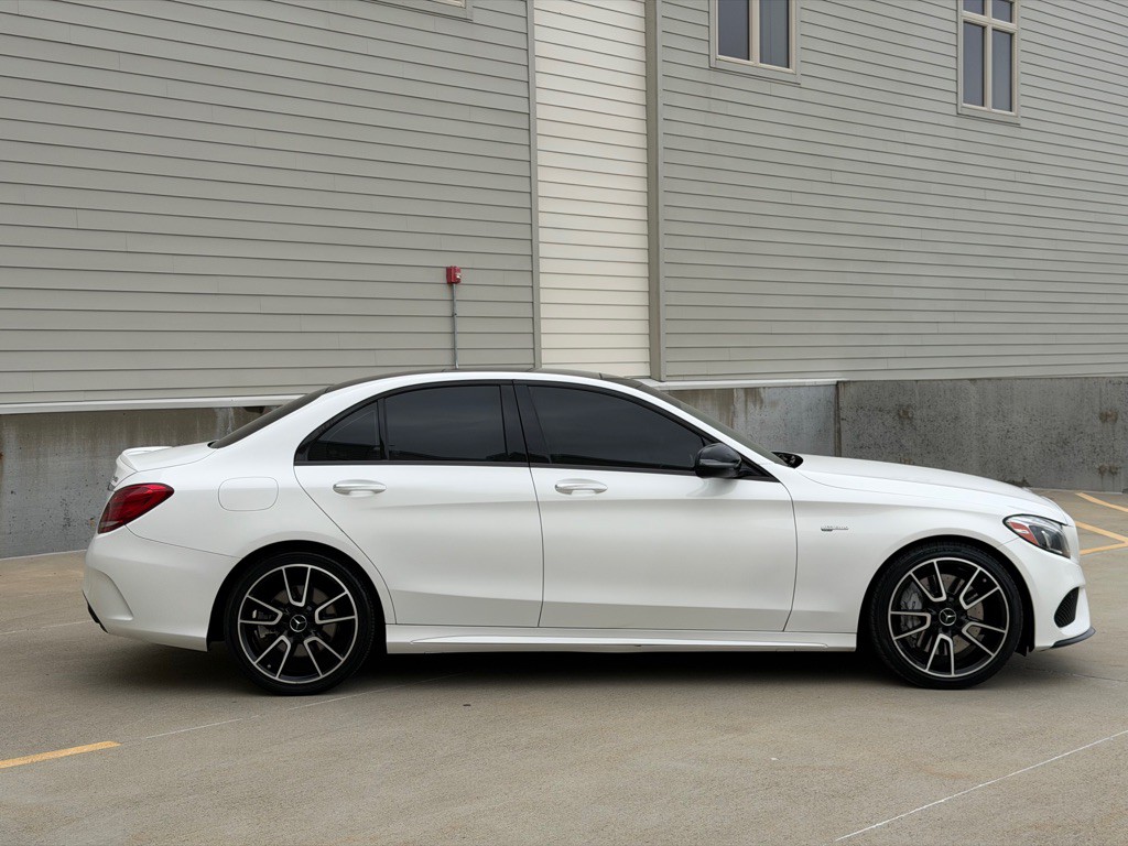2018 Mercedes-Benz C-Class Image 2