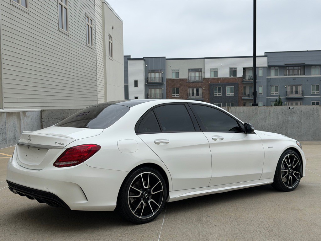2018 Mercedes-Benz C-Class Image 3