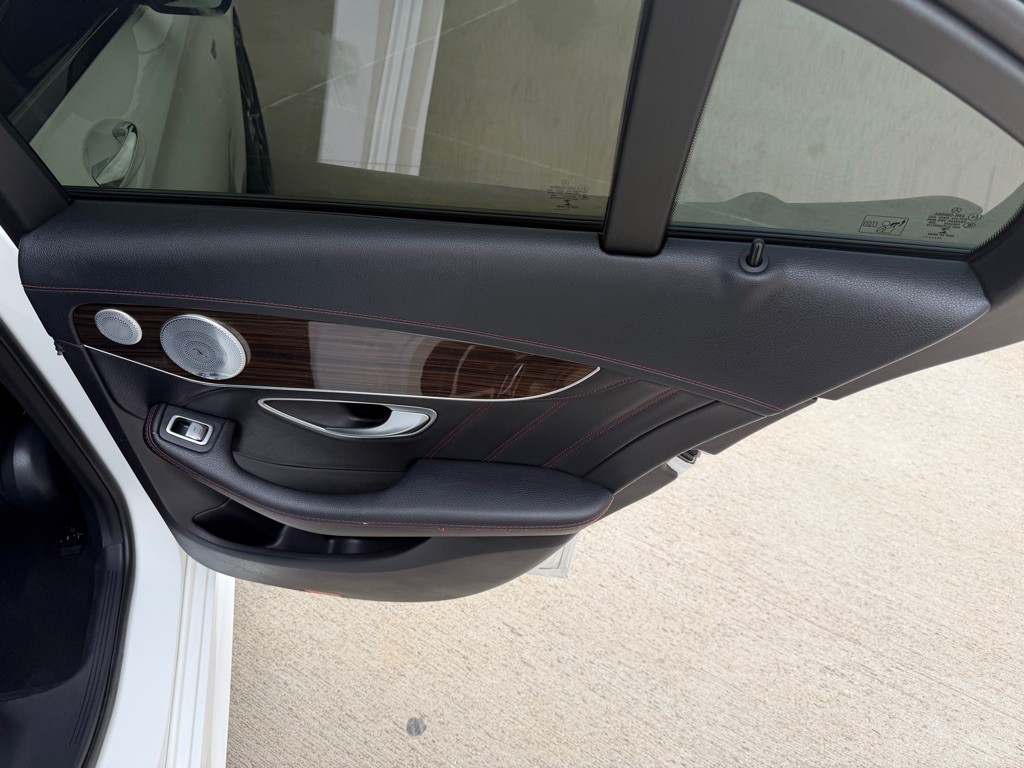 2018 Mercedes-Benz C-Class Image 16
