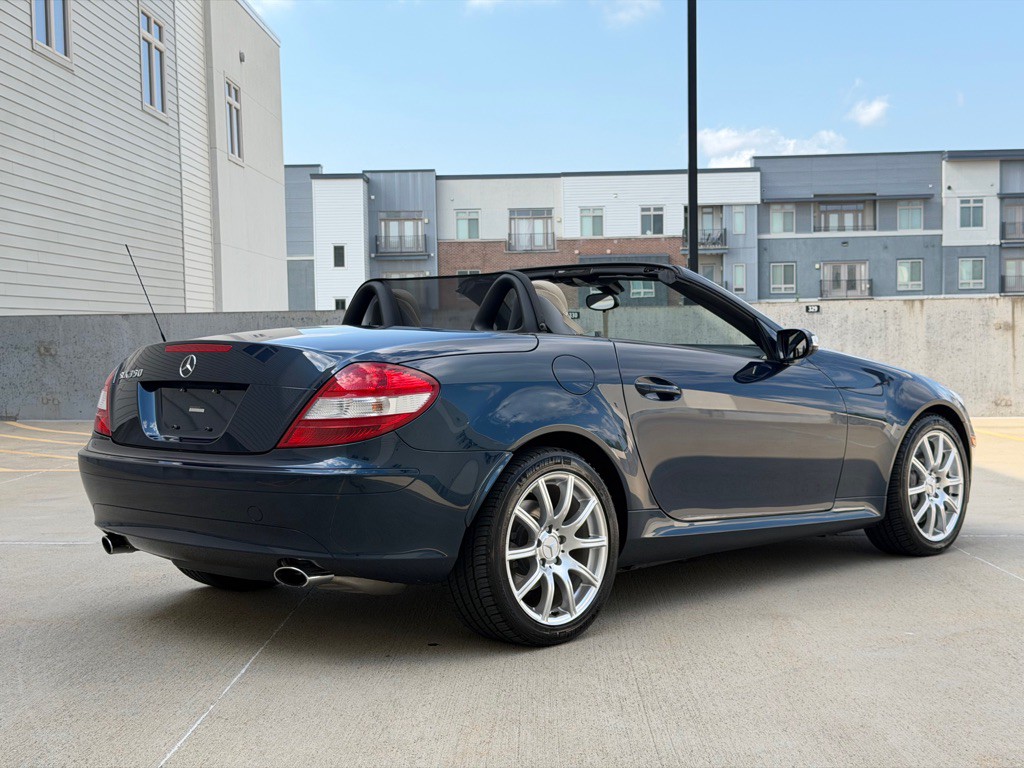 2005 Mercedes-Benz SLK-Class Image 3