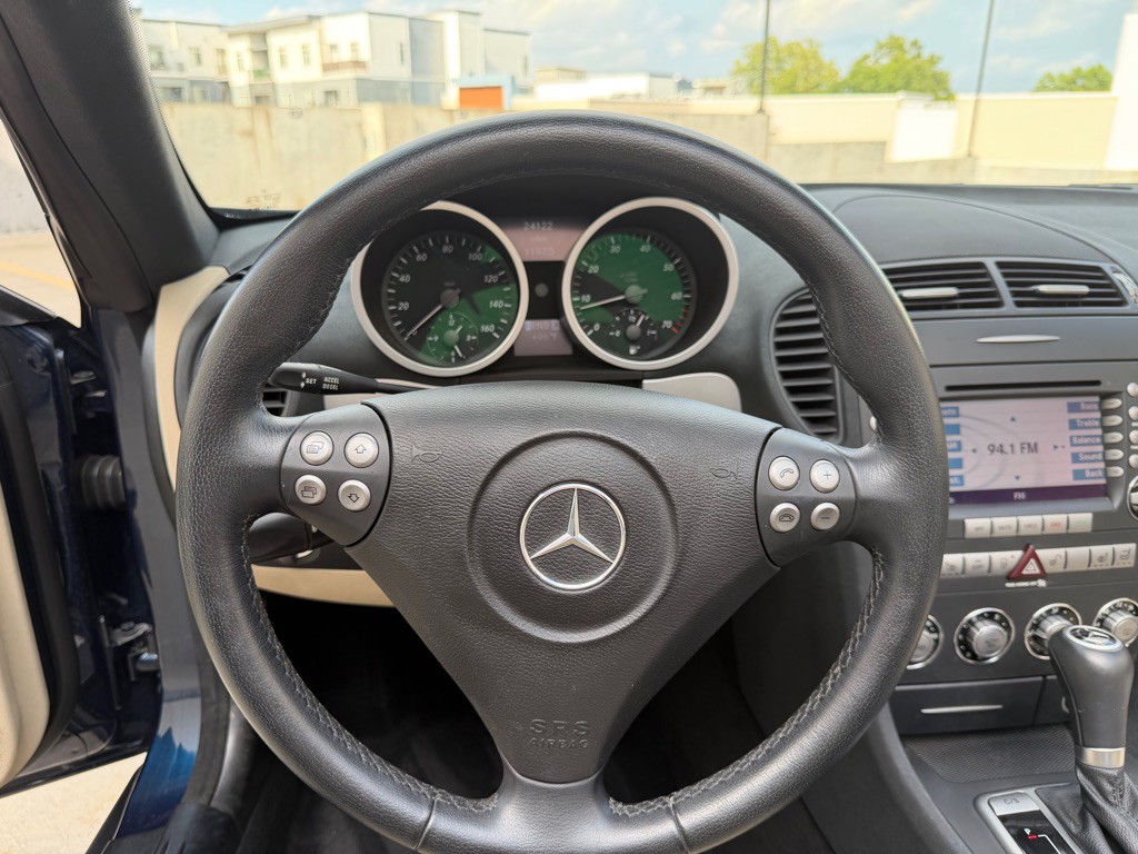 2005 Mercedes-Benz SLK-Class Image 9