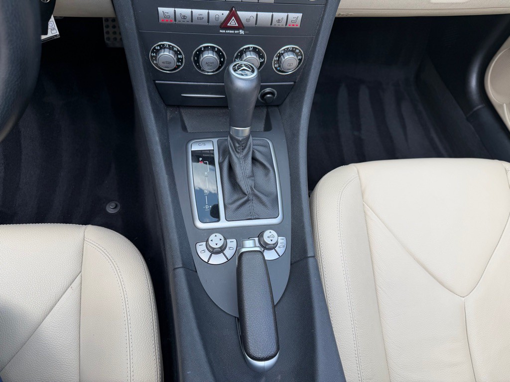 2005 Mercedes-Benz SLK-Class Image 11
