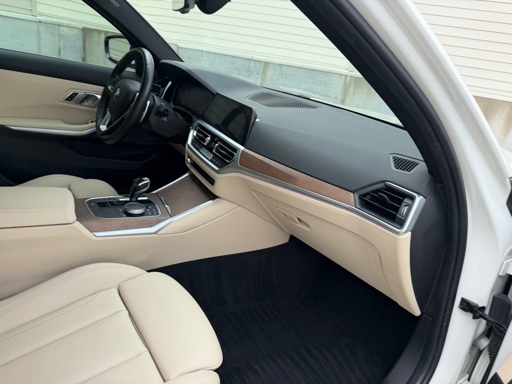 2020 BMW 3 Series Image 23