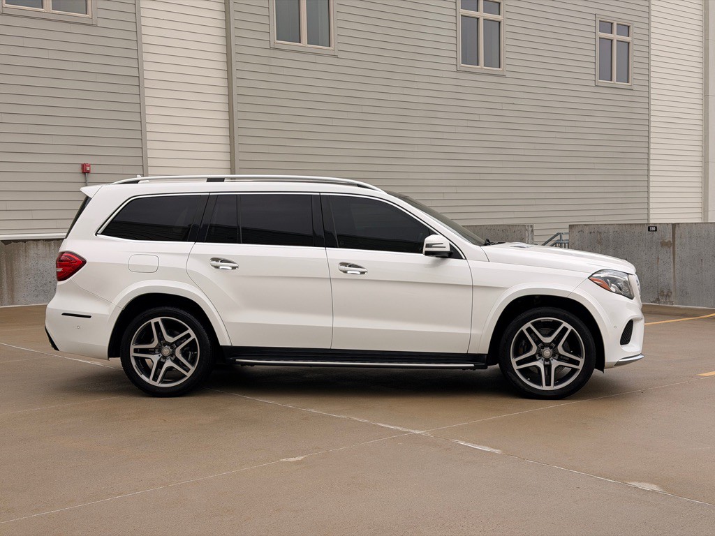 2017 Mercedes-Benz GLS-Class Image 2