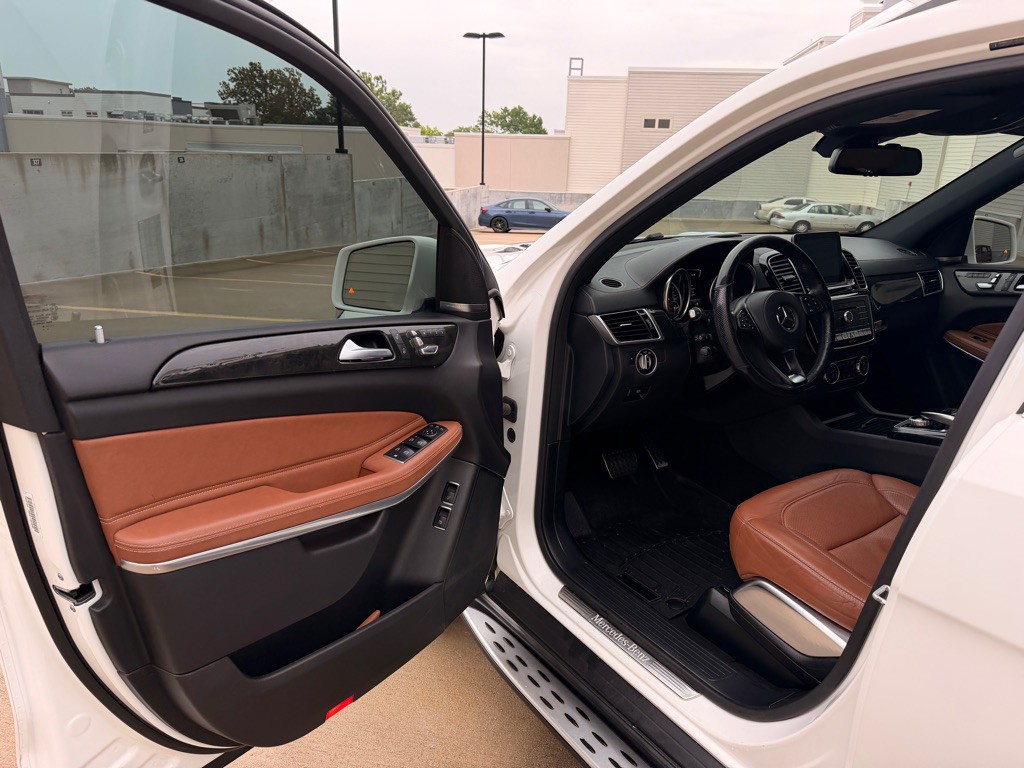2017 Mercedes-Benz GLS-Class Image 9
