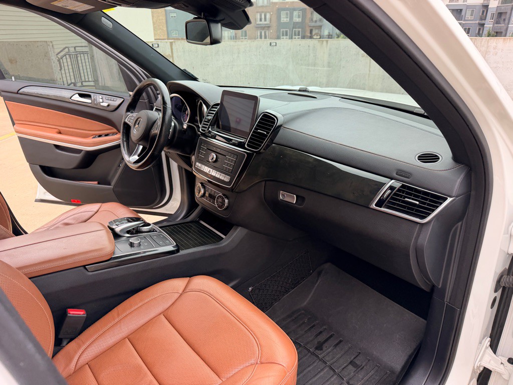 2017 Mercedes-Benz GLS-Class Image 23