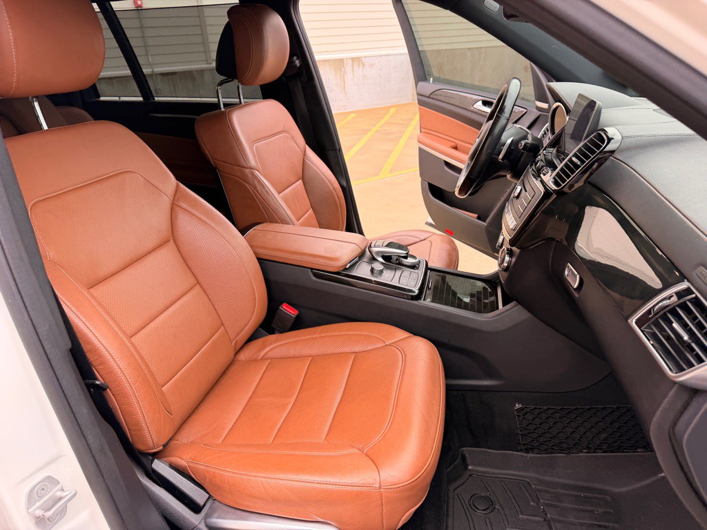 2017 Mercedes-Benz GLS-Class Image 24