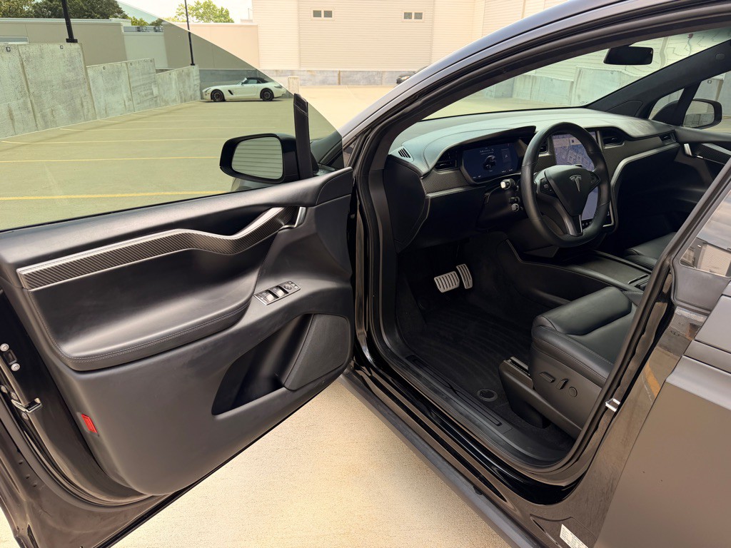 2020 Tesla Model X Image 10