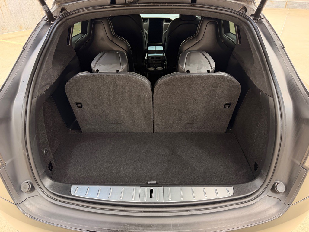 2020 Tesla Model X Image 19