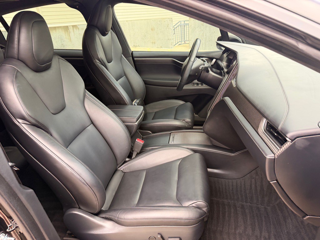 2020 Tesla Model X Image 24