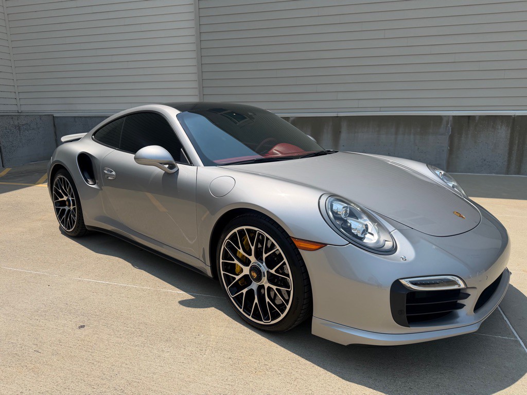 2015 Porsche 911 Image 2