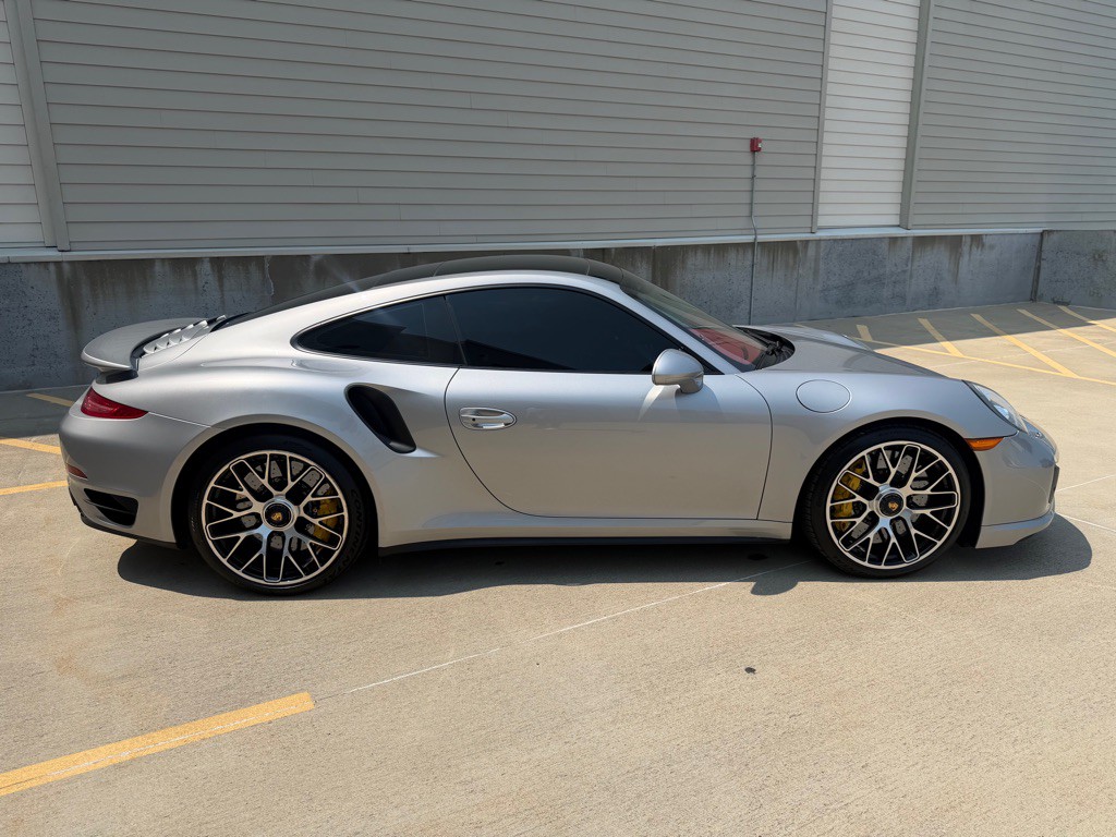 2015 Porsche 911 Image 3