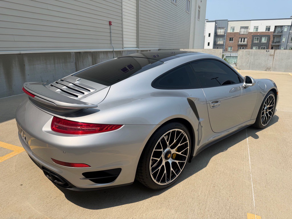 2015 Porsche 911 Image 4