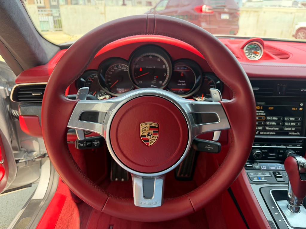 2015 Porsche 911 Image 14