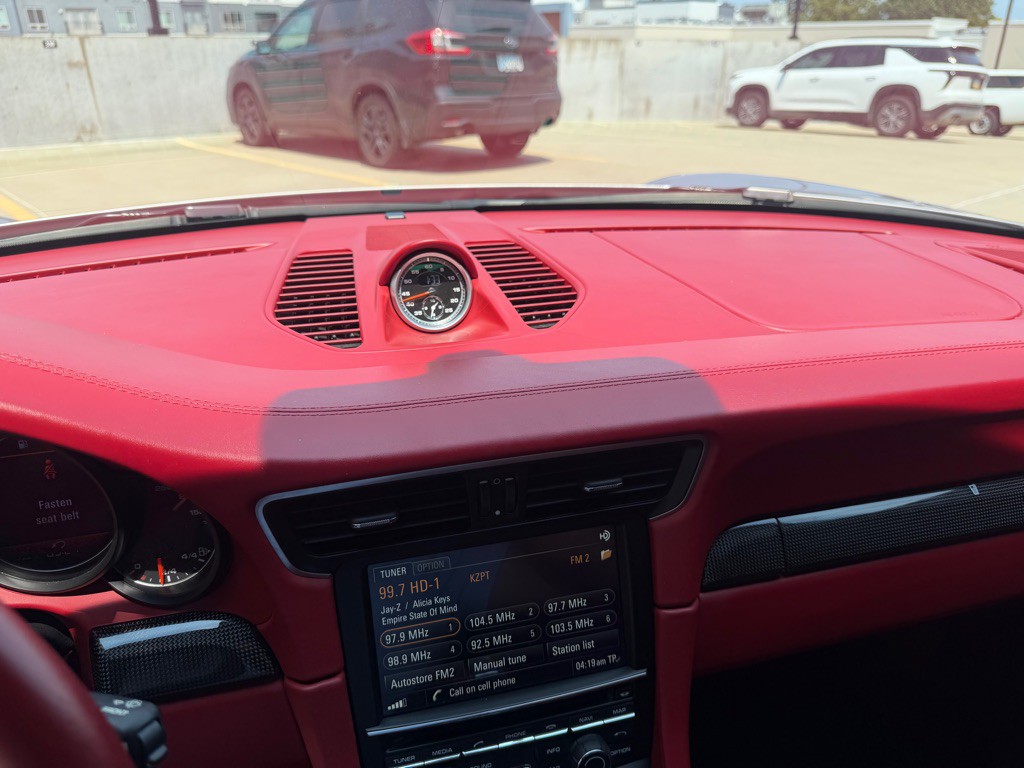 2015 Porsche 911 Image 17