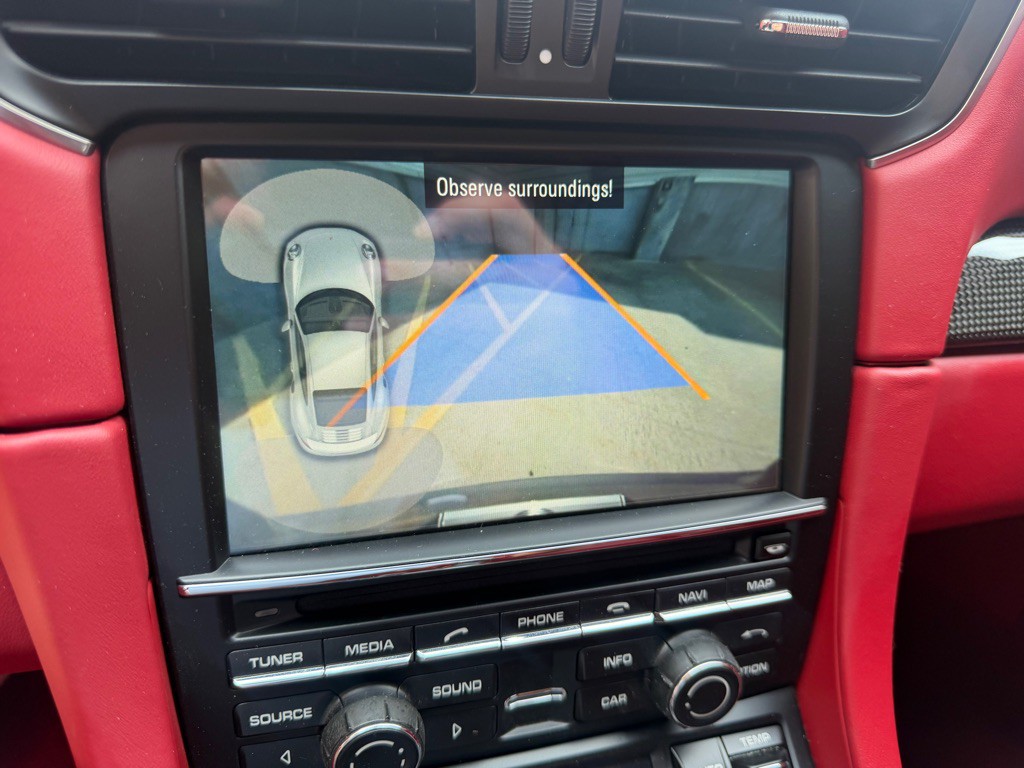 2015 Porsche 911 Image 20