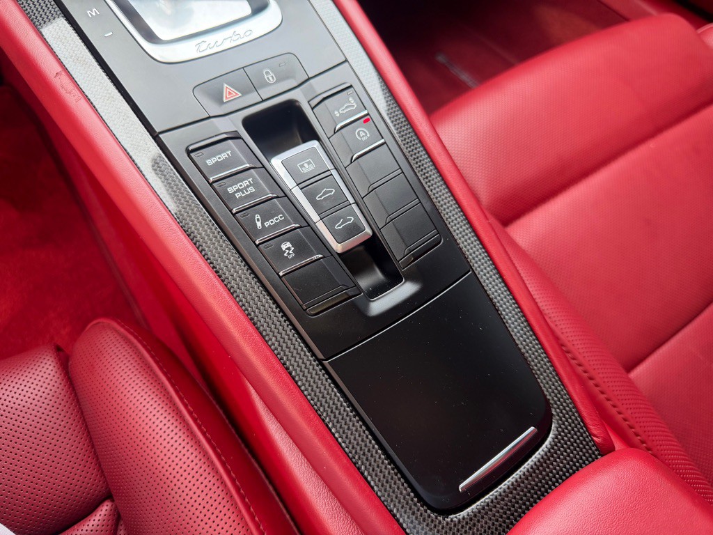 2015 Porsche 911 Image 22
