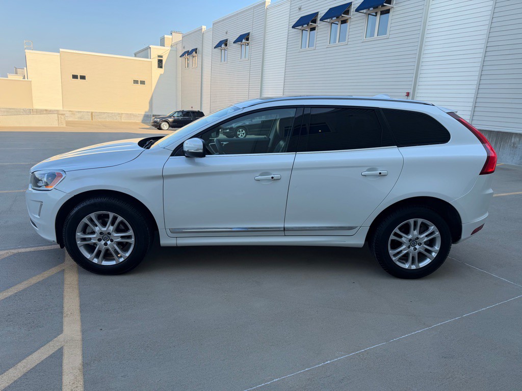 2016 Volvo XC60 Image 6