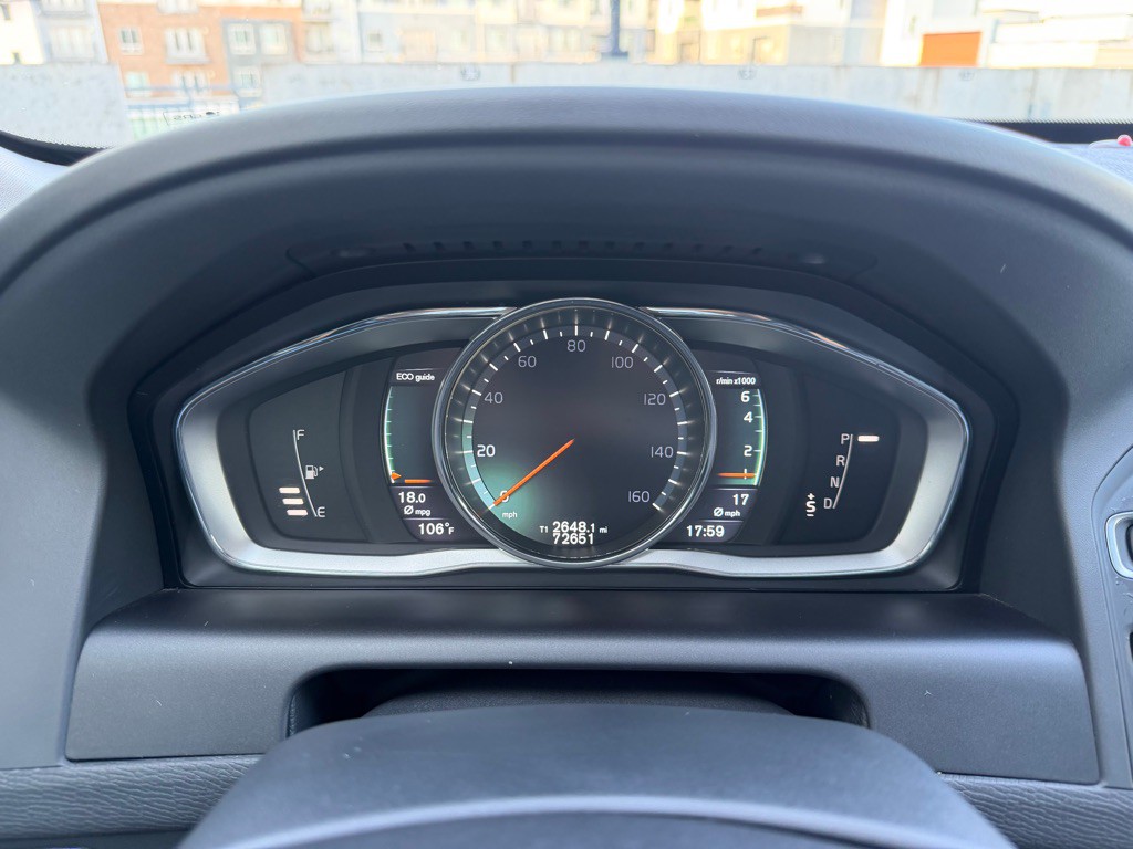 2016 Volvo XC60 Image 16