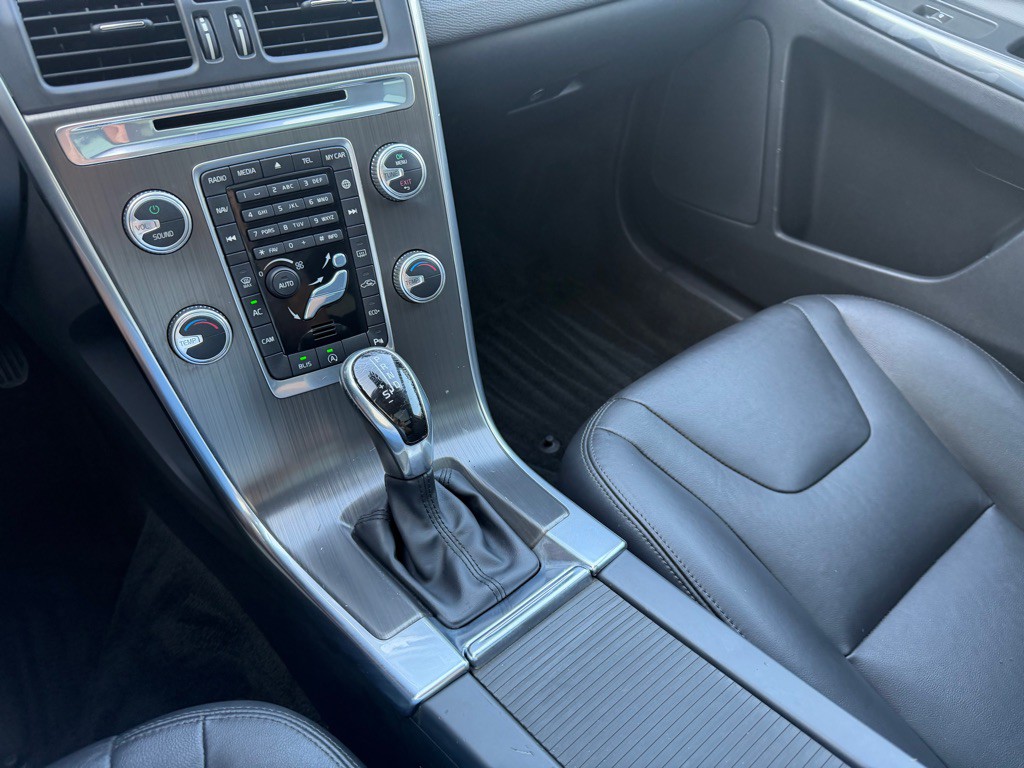 2016 Volvo XC60 Image 20