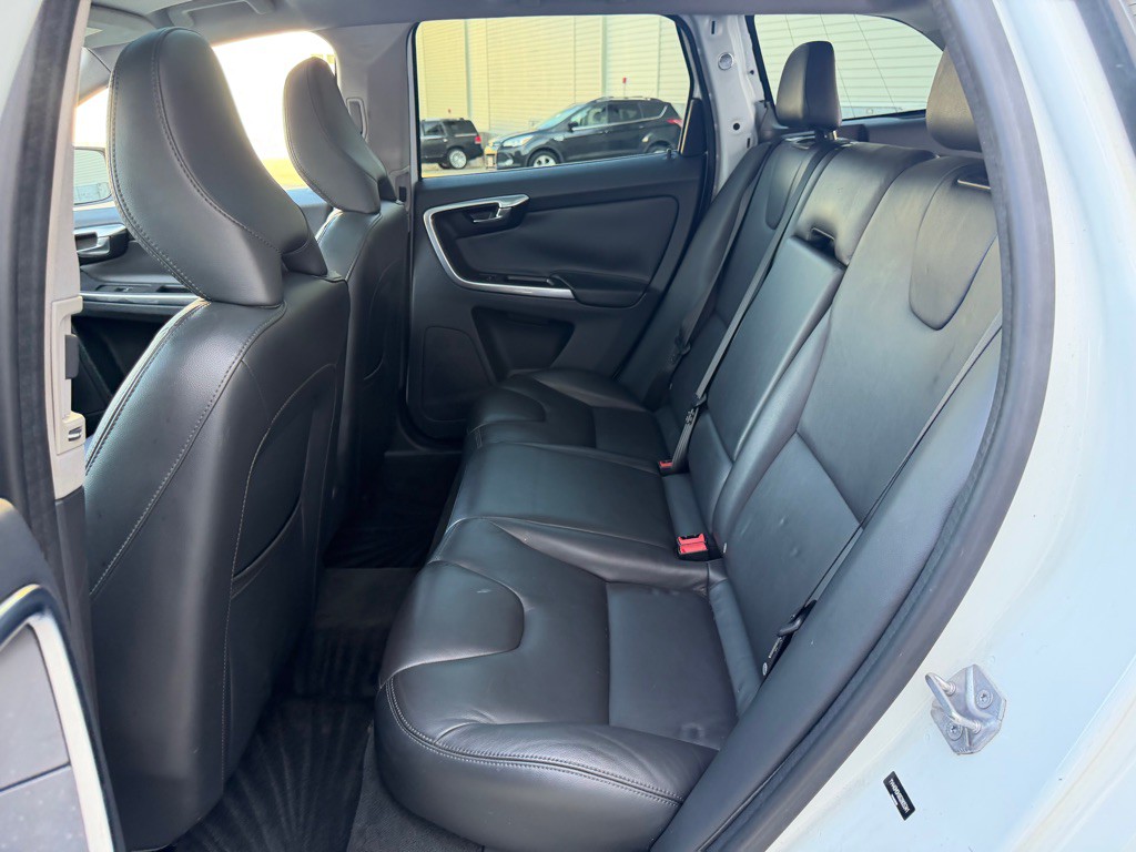 2016 Volvo XC60 Image 22