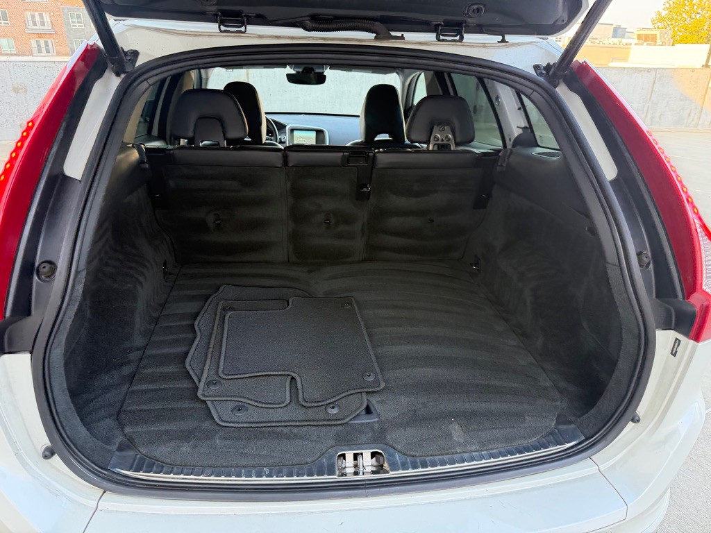 2016 Volvo XC60 Image 23