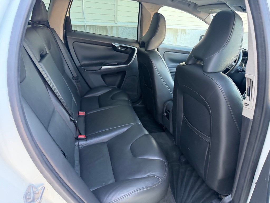 2016 Volvo XC60 Image 25