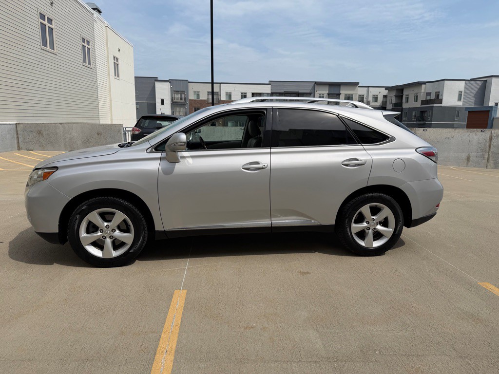 2010 Lexus RX Image 4