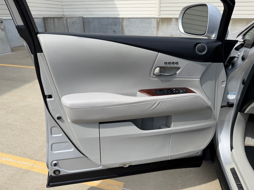 2010 Lexus RX Image 9