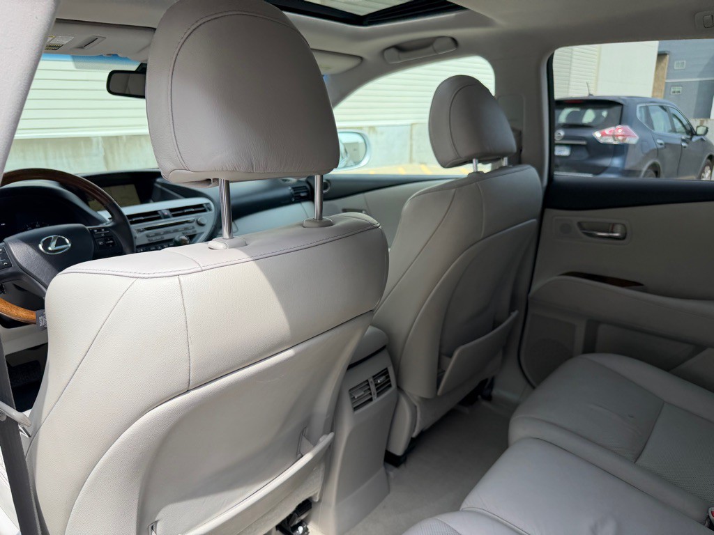 2010 Lexus RX Image 13