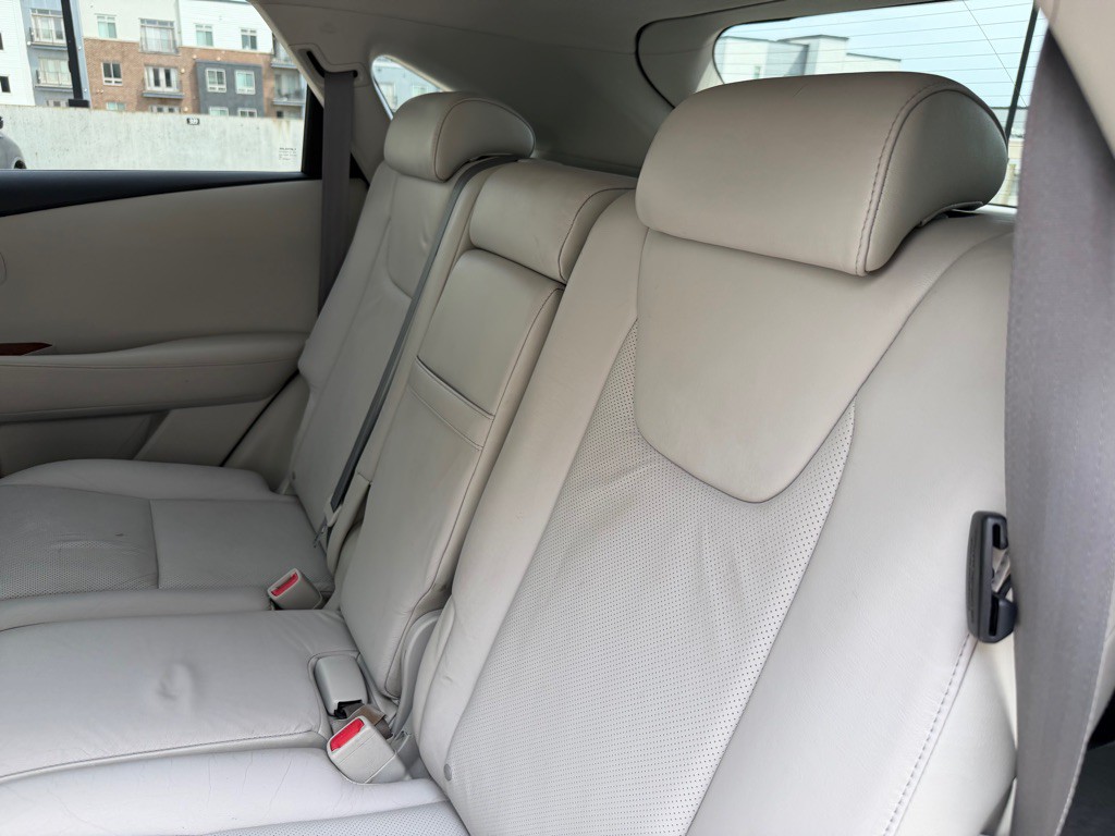 2010 Lexus RX Image 15