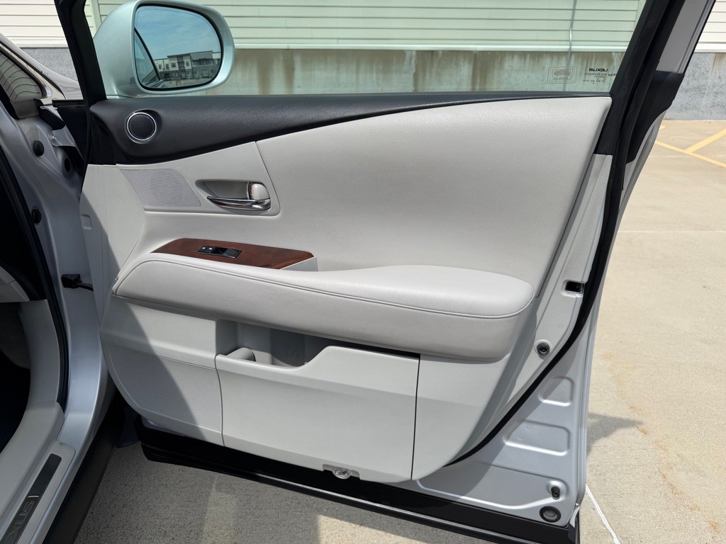 2010 Lexus RX Image 21