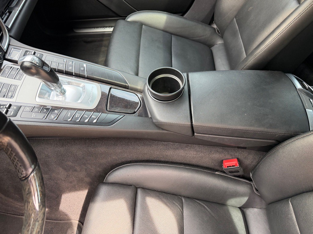 2016 Porsche Panamera Image 13