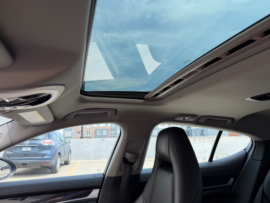 2016 Porsche Panamera Image 14