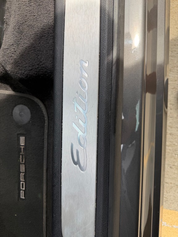 2016 Porsche Panamera Image 17