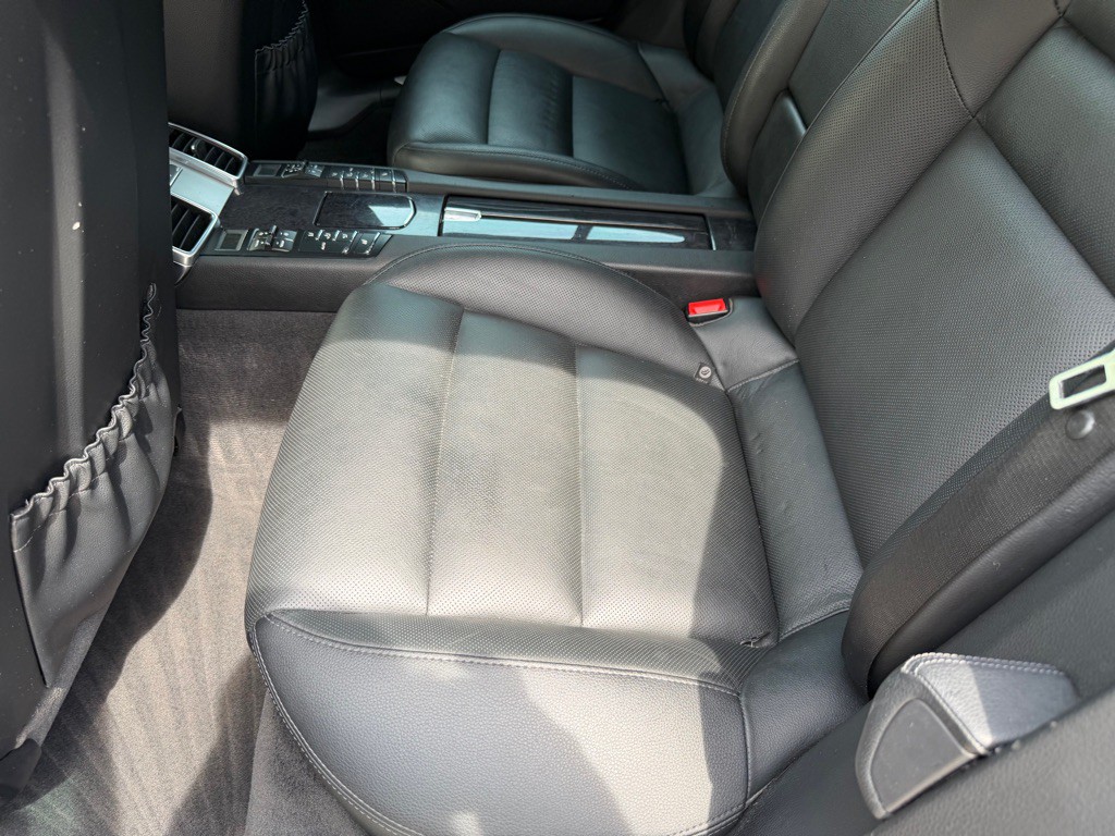 2016 Porsche Panamera Image 20