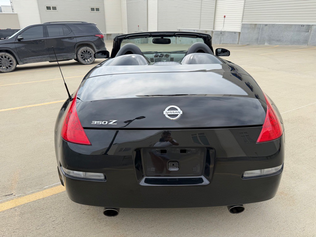 2006 Nissan 350Z Image 4